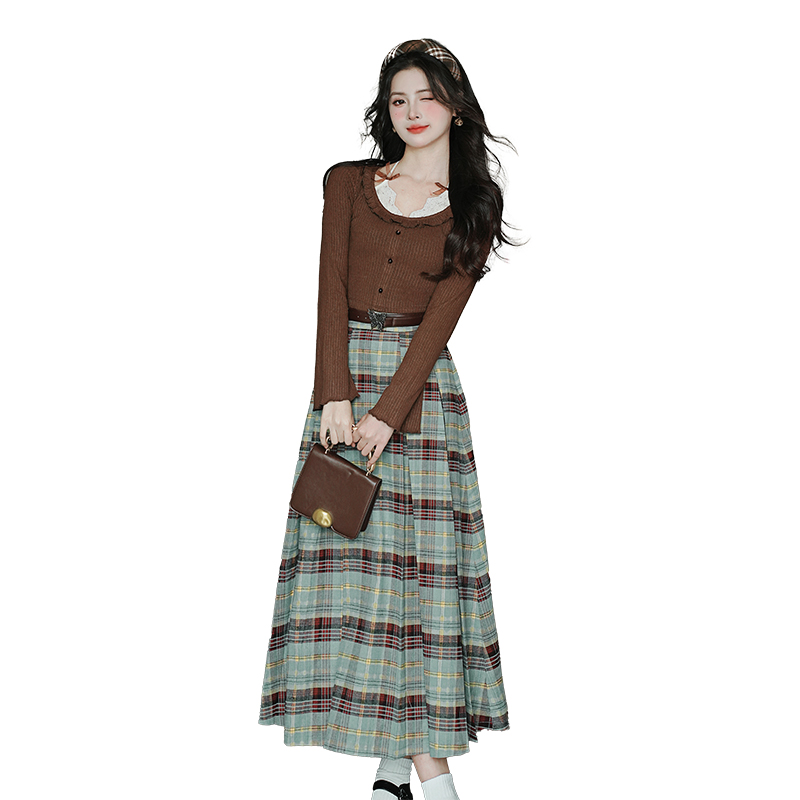 Early Autumn Two-Piece Knit Top and Plaid Pleated Skirt Set with Belt - Style 6b3899 - Image 5