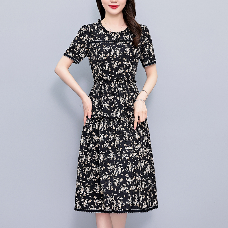 Plus Size Floral Midi Dress Short Sleeve Slim Fit Korean Commuter Summer 2025 - Image 2
